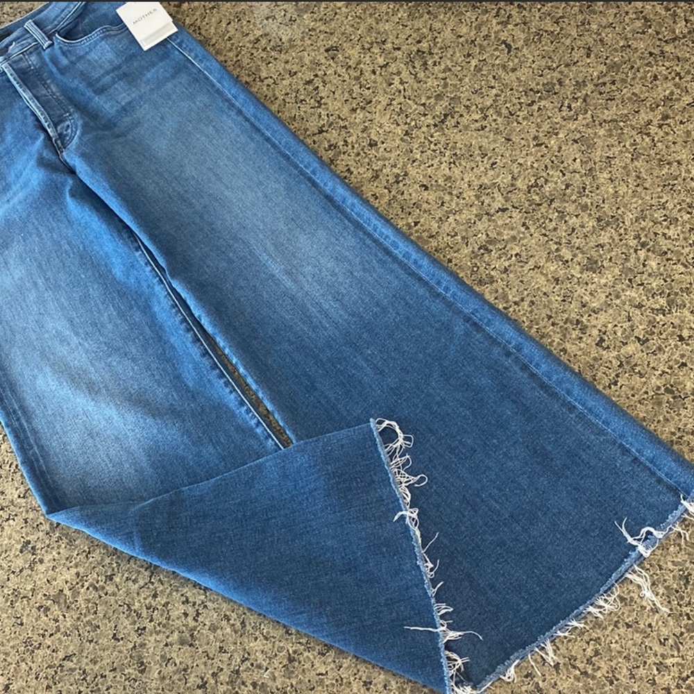 Mother Roller Crop Fray Jean